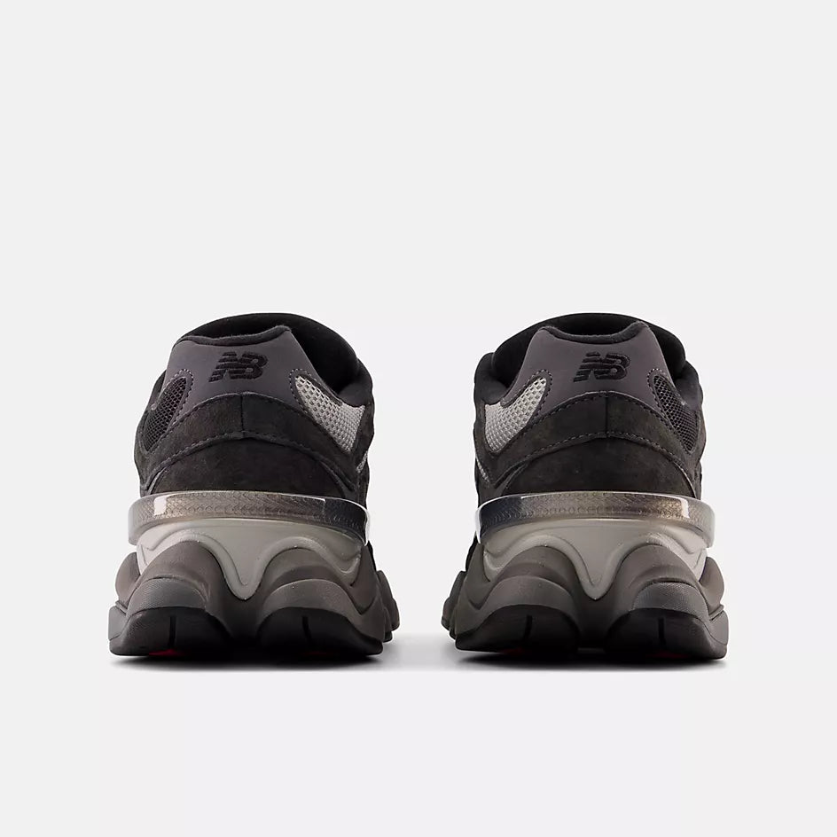
                  
                    New Balance 9060 Unisex spor ayakkabı Siyah, kale kayası ve yağmur bulutu ile
                  
                