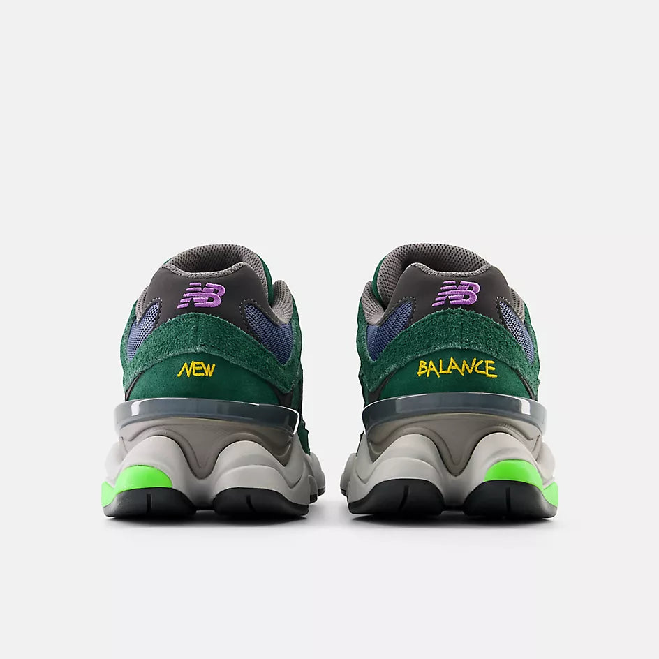 
                  
                    New Balance 9060 Unisex spor ayakkabı Nightwatch yeşil, eski çivit mavisi ve elektrik moru
                  
                